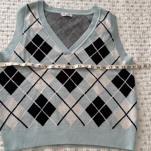 Chic Argyle V-Neck Sweater Vest in Light Blue and Black